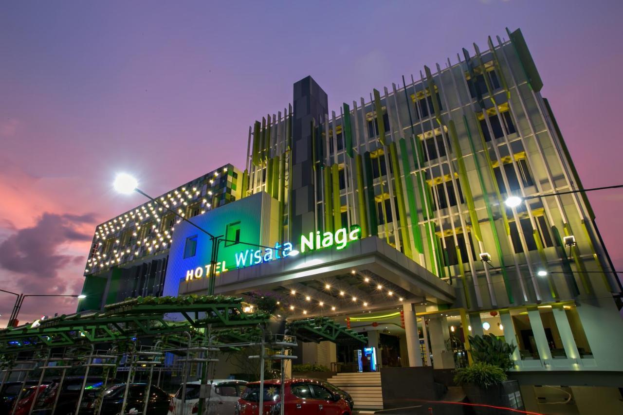 Hotel Wisata Niaga Пурвокерто Екстер'єр фото