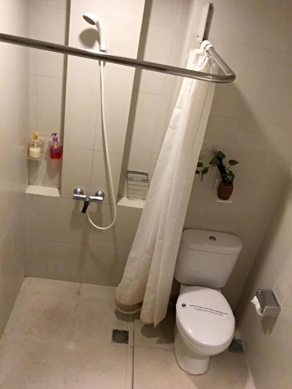 Hotel Wisata Niaga Пурвокерто Екстер'єр фото