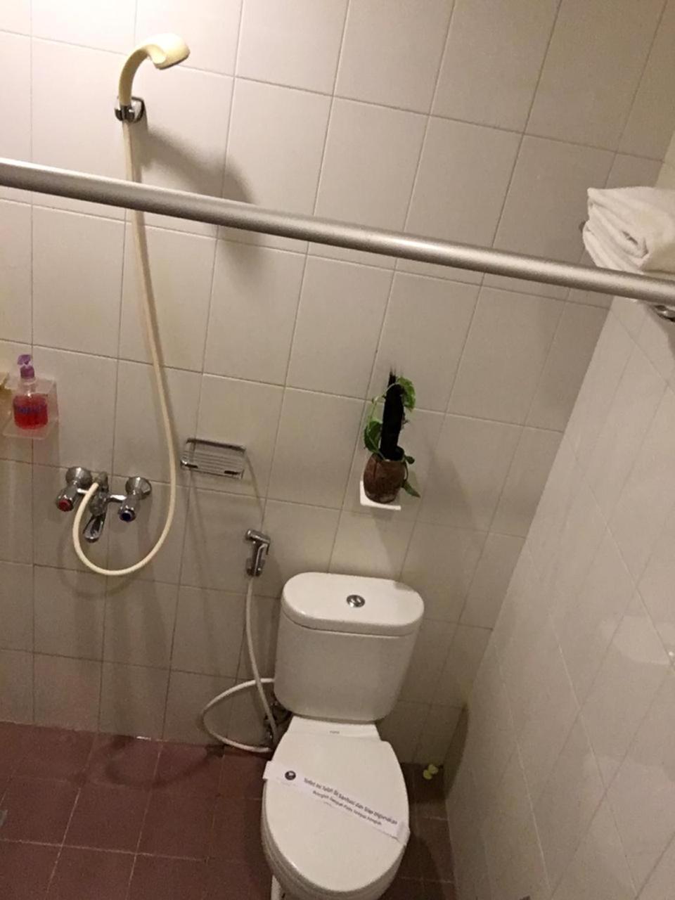 Hotel Wisata Niaga Пурвокерто Екстер'єр фото